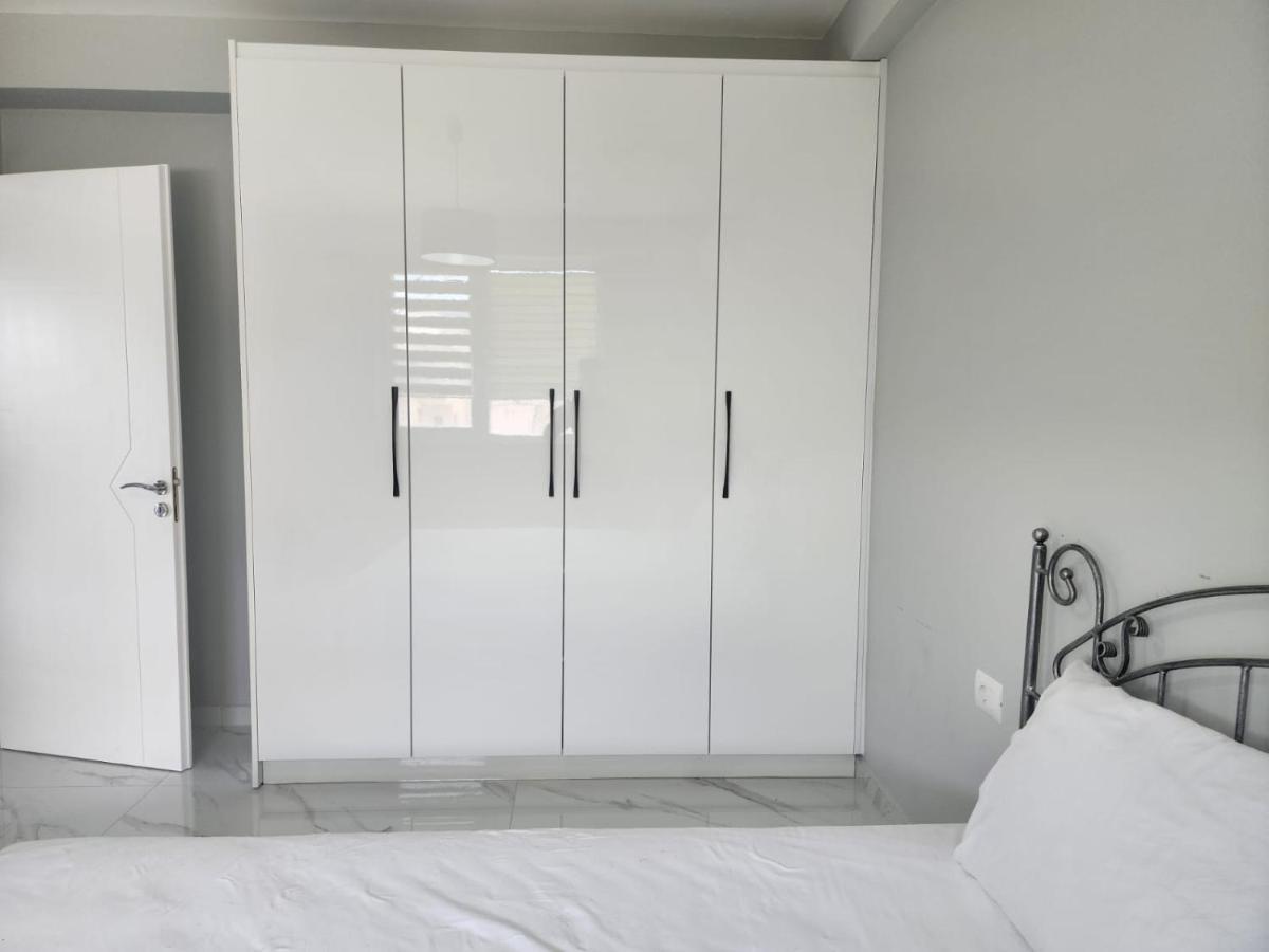 Amazing Sea View Apartment Sarandë Exterior foto